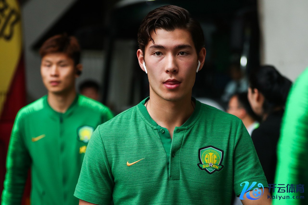 媒体东谈主：国足远征西亚时应该让侯永永来汇合，不雅察一下他的水平